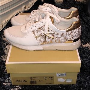 Micheal Kors shoes size 8